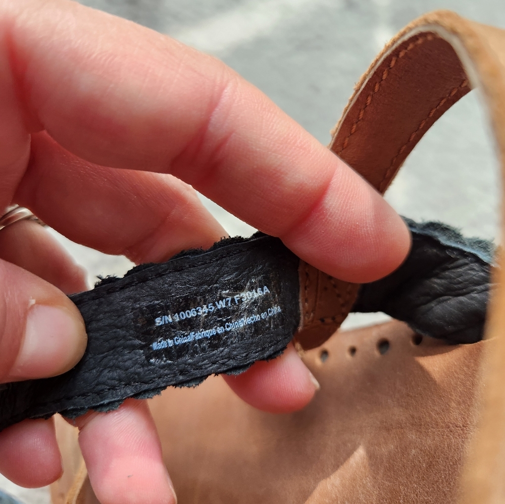 UGG Black Raee Leather Sandals Size 7 - Picture 3 of 6